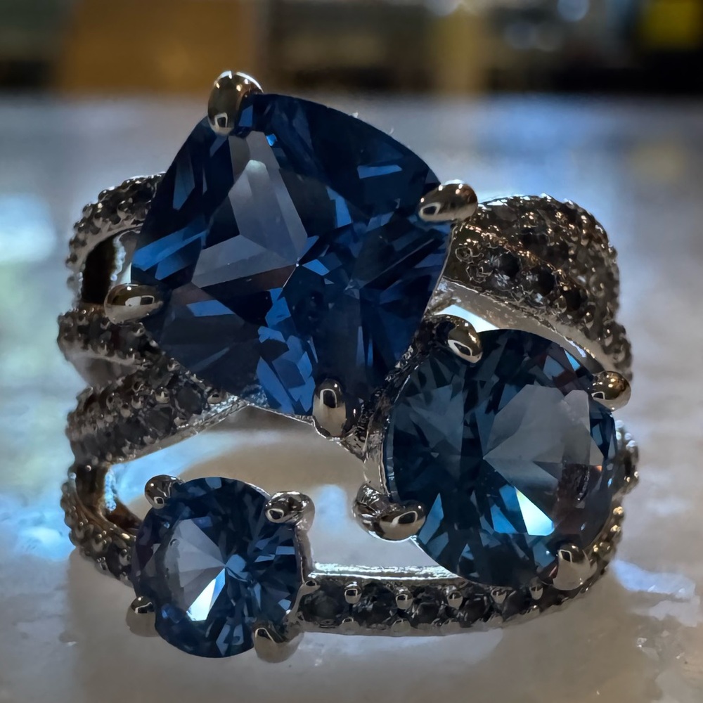 Blue topaz ring